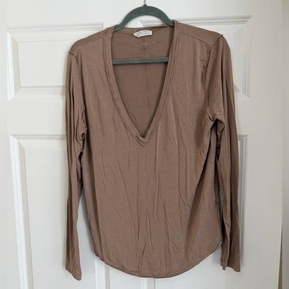 Free People Tops - Free People Long Sleeve Vneck Top Large Tan